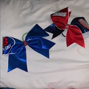 Boston sports team cheer bows